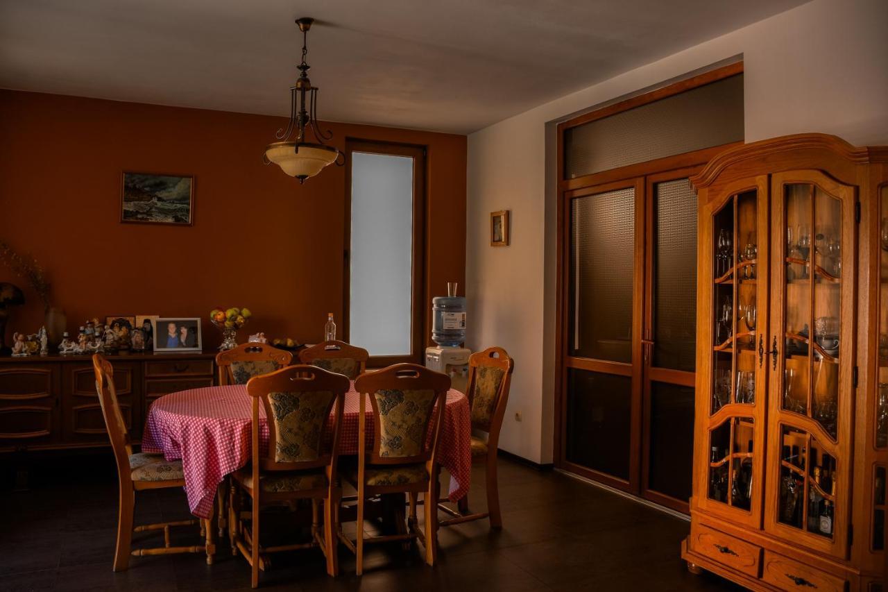 Pensiunea Clasic Pestisu Mare Bagian luar foto